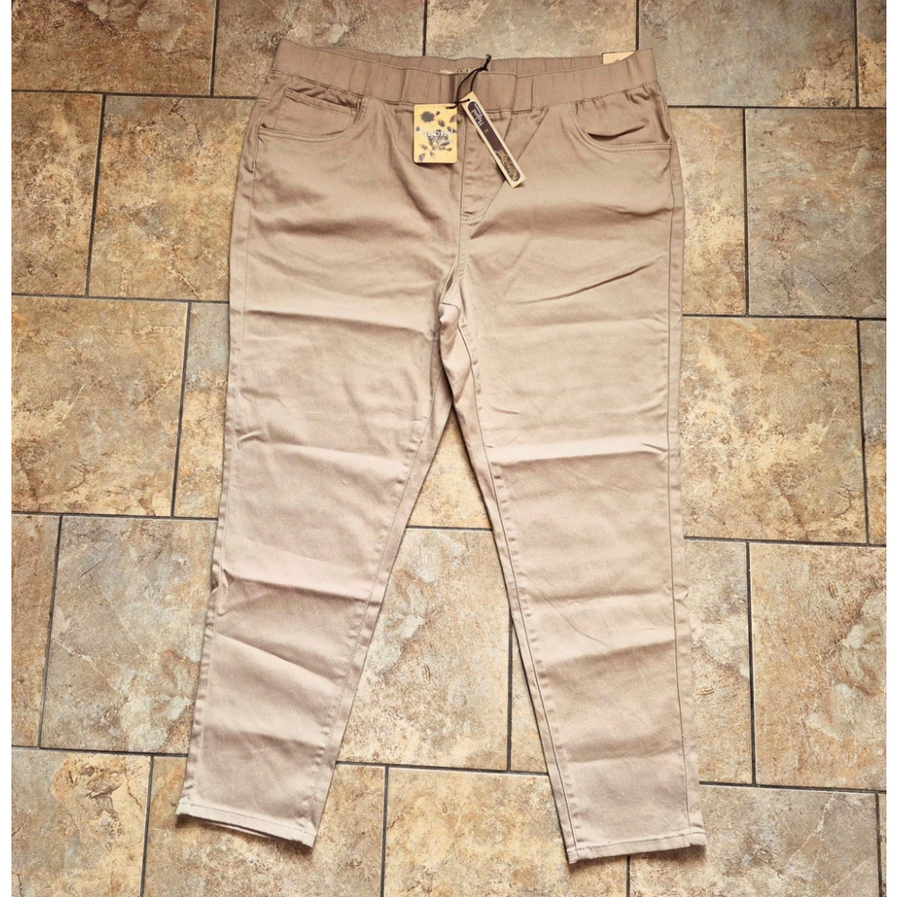 Hybrid Pull on Skinny Womens Beige Pants Size 3X Casual Dress 5 Pocket NWT